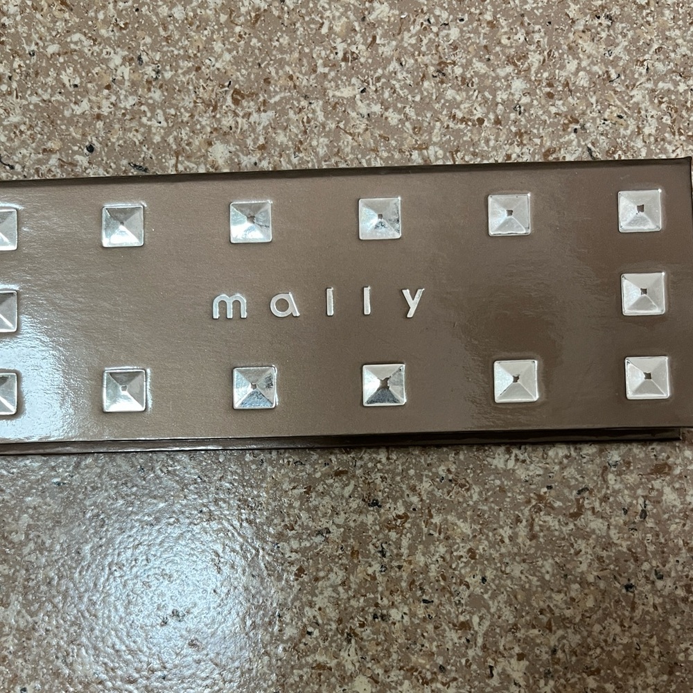 Eyeshadow palette